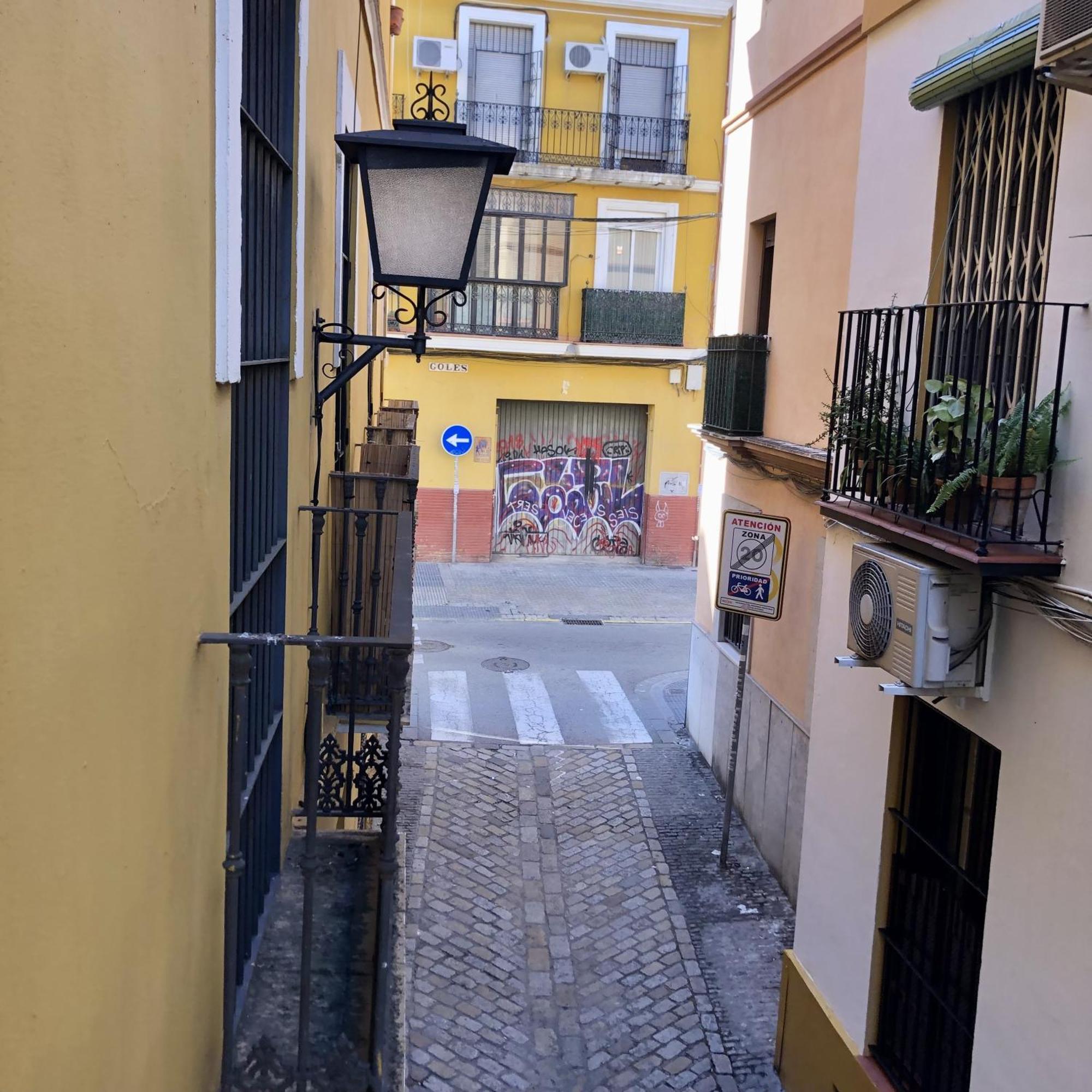 Apartamentos Alfaqueque B Sevilla Exteriör bild