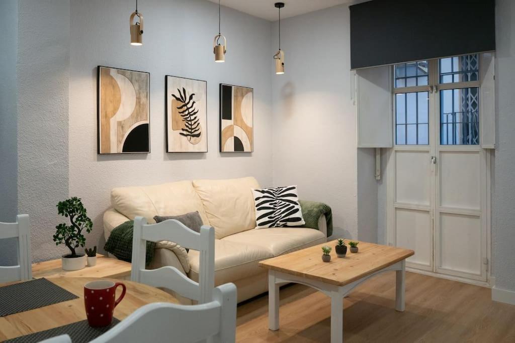 Apartamentos Alfaqueque B Sevilla Exteriör bild