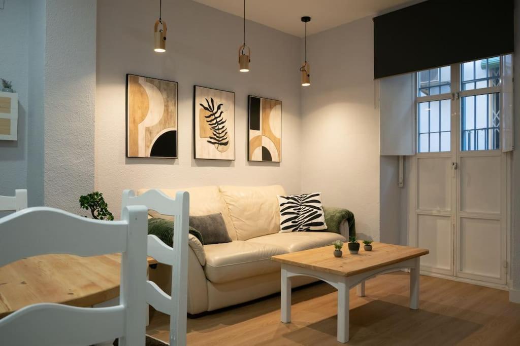 Apartamentos Alfaqueque B Sevilla Exteriör bild